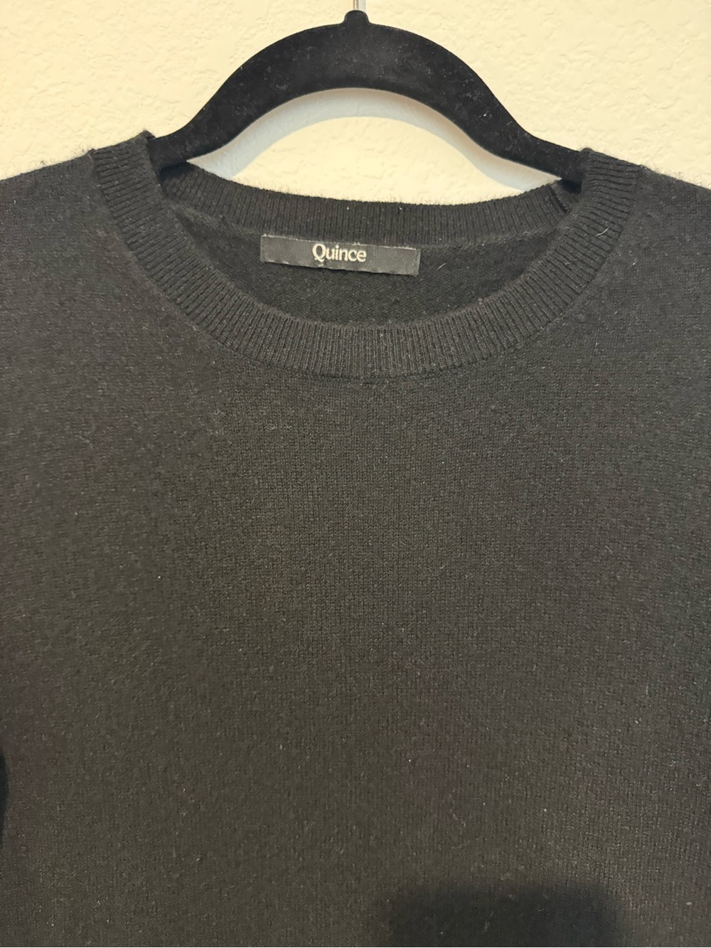 Quince 100% Cashmere Crewneck Long Sleeve Sweater in - Picture 6 of 10